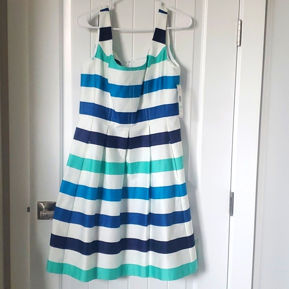 Nine West Striped Dress with pockets and back zipper Size 8